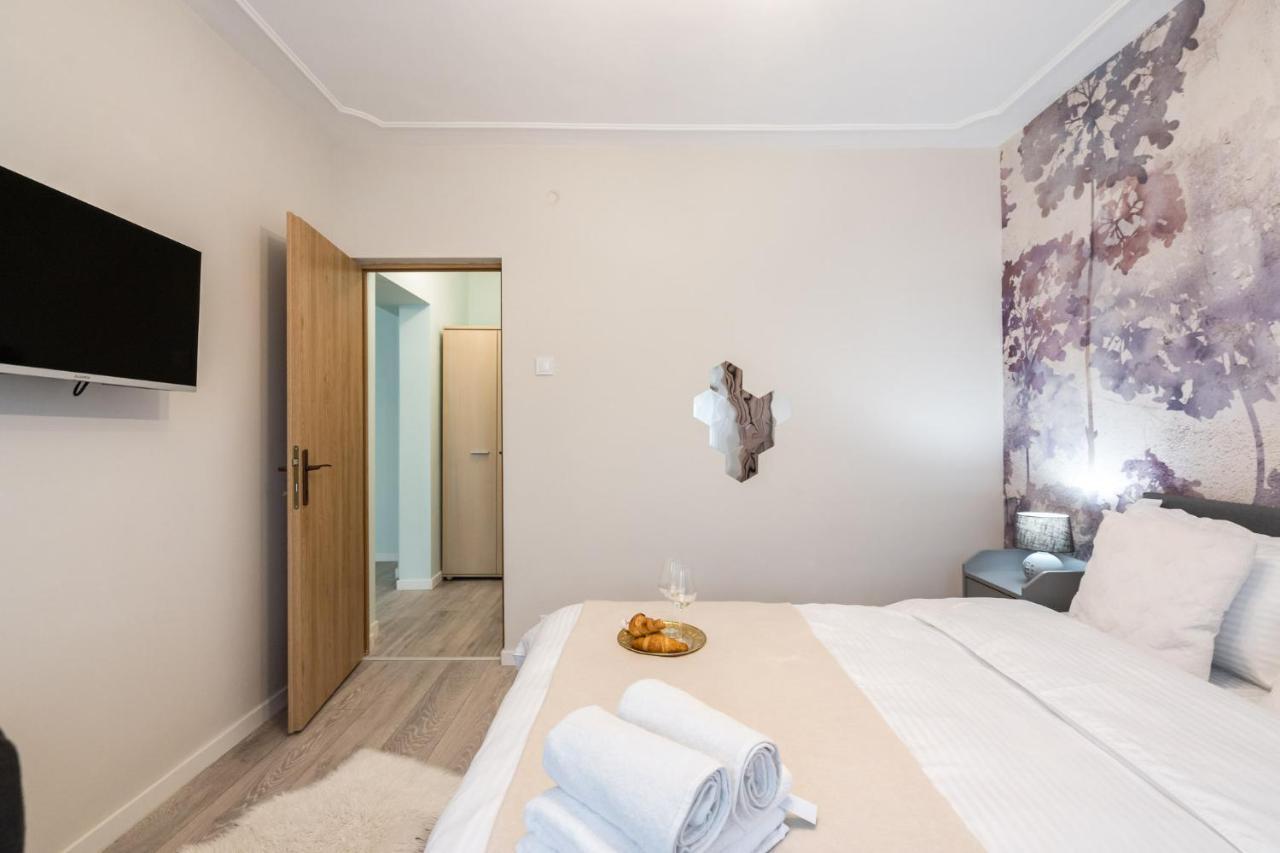 Felicity Apartment By The Park บูคาเรสต์ ภายนอก รูปภาพ